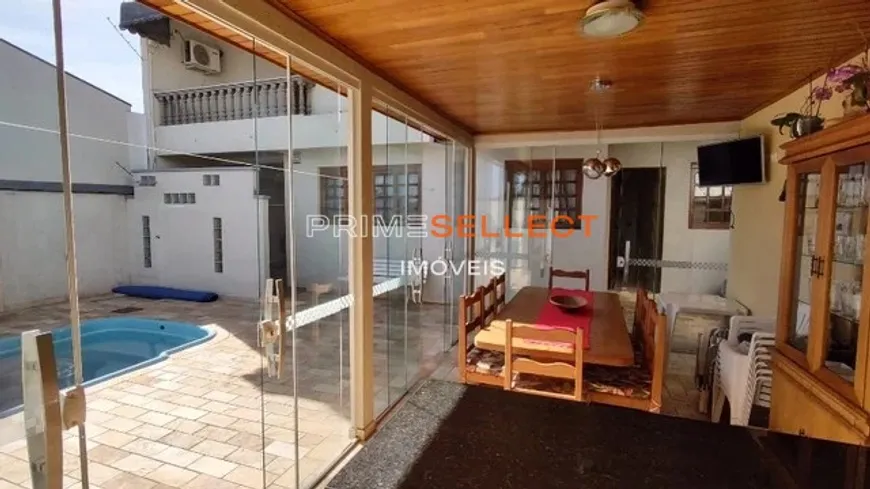 Foto 1 de Casa com 3 Quartos à venda, 260m² em Ahú, Curitiba