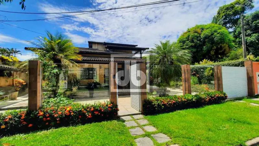 Foto 1 de Casa de Condomínio com 4 Quartos à venda, 532m² em Jacarepaguá, Rio de Janeiro