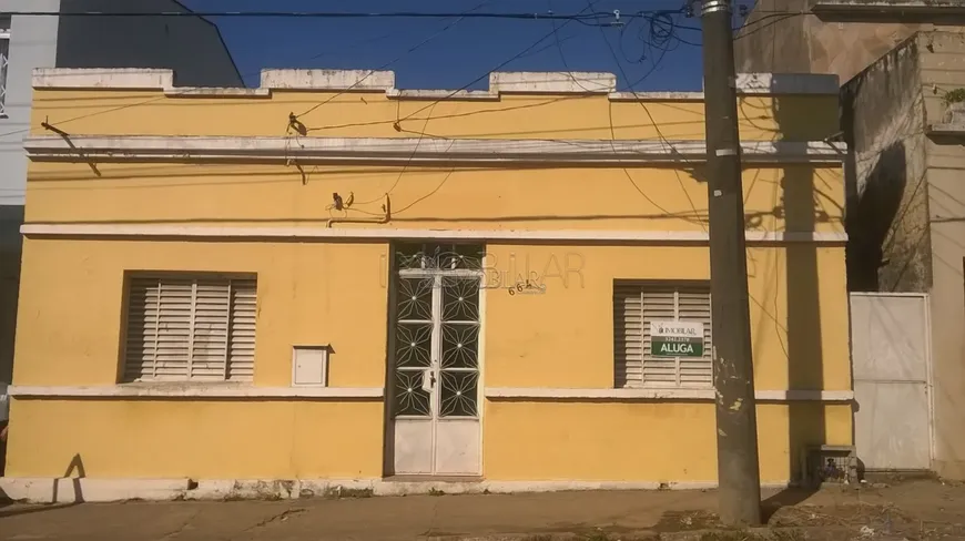 Foto 1 de Casa com 2 Quartos à venda, 75m² em Centro, Bagé