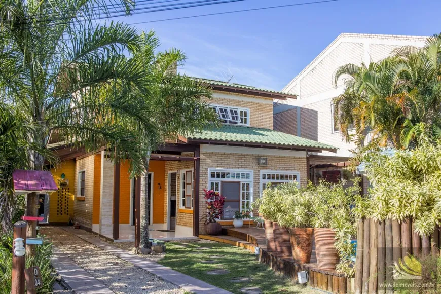 Foto 1 de Casa com 3 Quartos à venda, 300m² em Barra de Ibiraquera, Imbituba