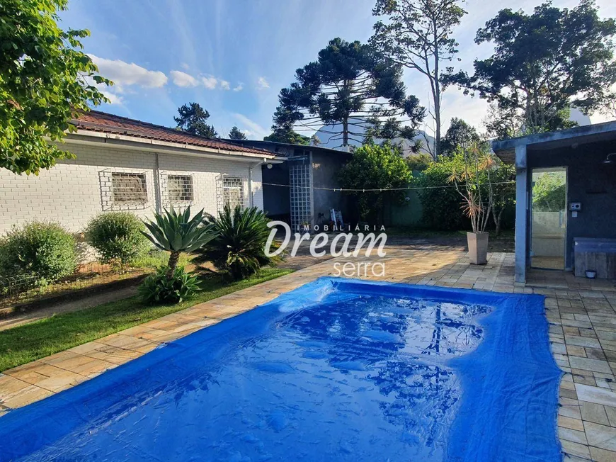 Foto 1 de Casa com 3 Quartos à venda, 220m² em Golfe, Teresópolis
