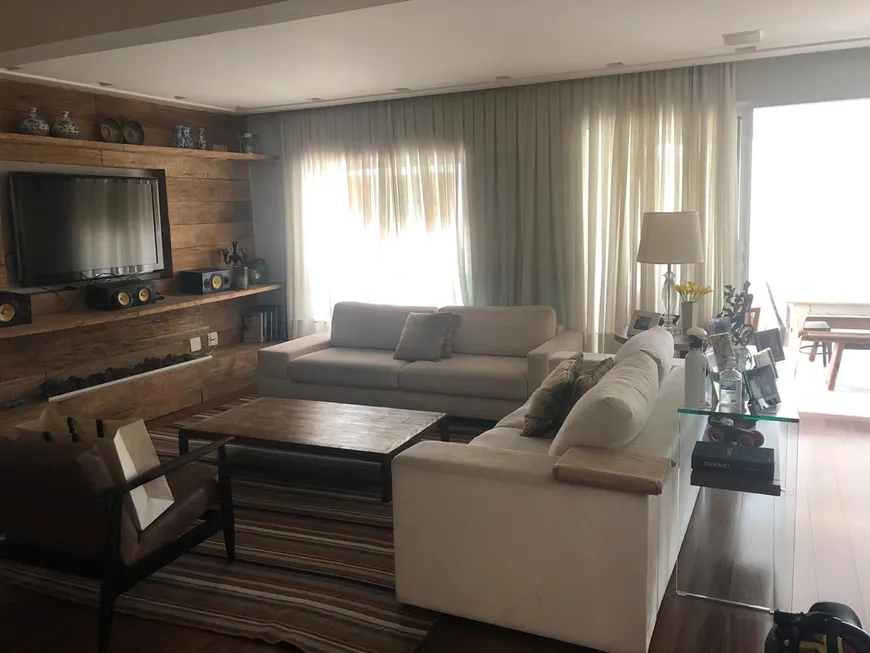 Foto 1 de Apartamento com 3 Quartos à venda, 186m² em Itaim Bibi, São Paulo