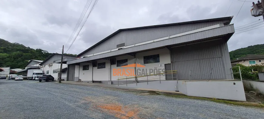 Foto 1 de Galpão/Depósito/Armazém para alugar, 1574m² em Belchior Central, Gaspar