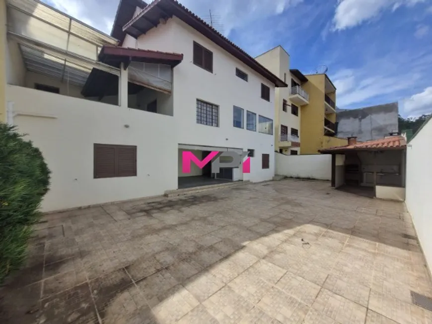 Foto 1 de Sobrado com 5 Quartos à venda, 339m² em Vila Galvao, Jundiaí