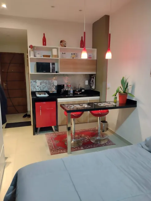 Foto 1 de Apartamento com 1 Quarto para alugar, 25m² em Copacabana, Rio de Janeiro