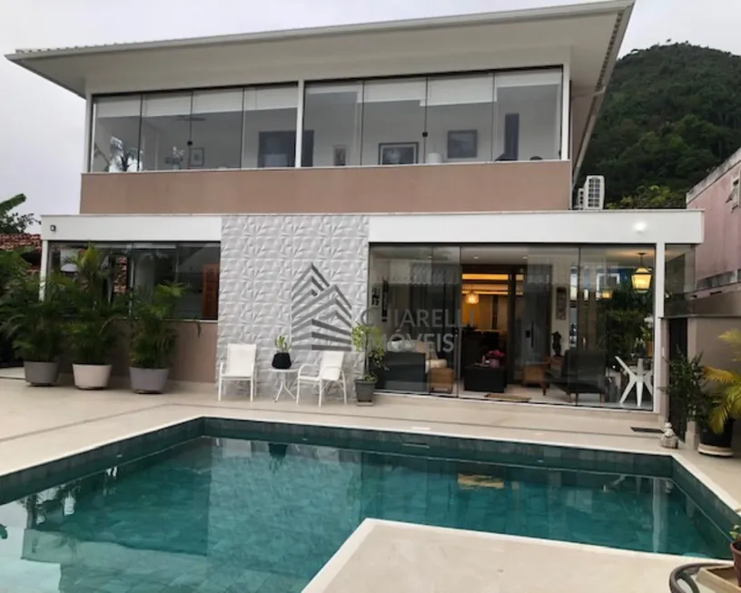Foto 1 de Casa de Condomínio com 4 Quartos à venda, 450m² em Itacoatiara, Niterói