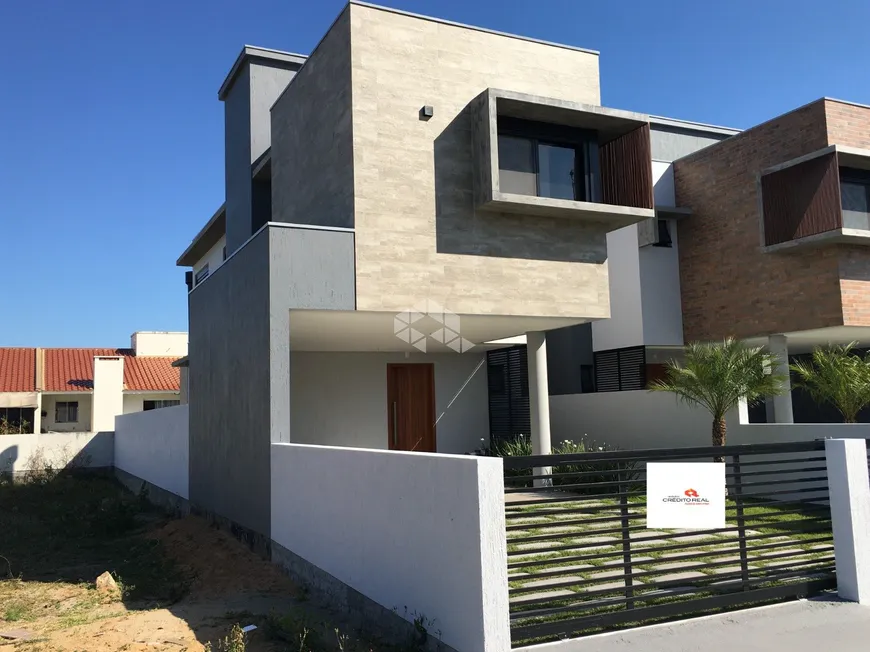 Foto 1 de Casa com 3 Quartos à venda, 140m² em Areias de Palhocinha, Garopaba