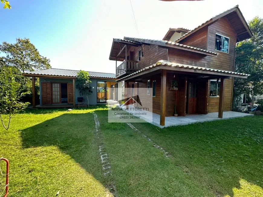 Foto 1 de Casa com 4 Quartos à venda, 153m² em São João do Rio Vermelho, Florianópolis