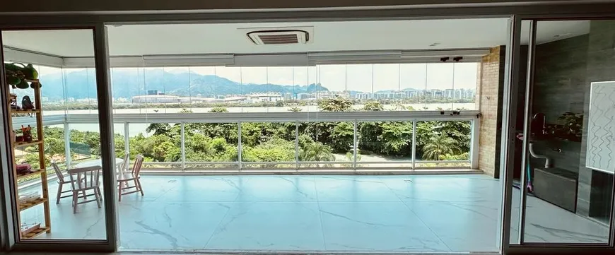 Foto 1 de Apartamento com 4 Quartos à venda, 227m² em Barra da Tijuca, Rio de Janeiro