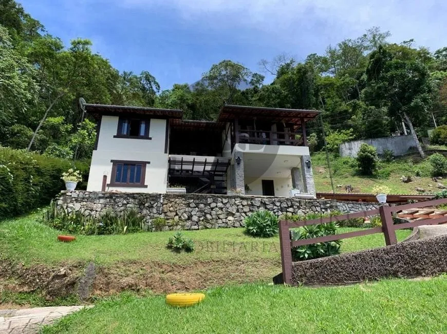 Foto 1 de Casa de Condomínio com 4 Quartos à venda, 230m² em Itaipava, Petrópolis