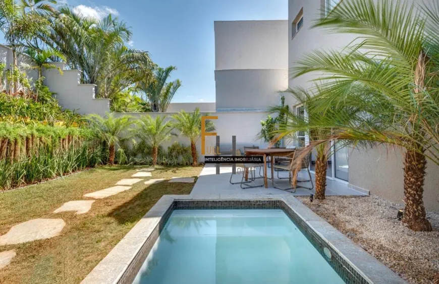 Foto 1 de Sobrado com 4 Quartos à venda, 150m² em Vila Rosa, Goiânia
