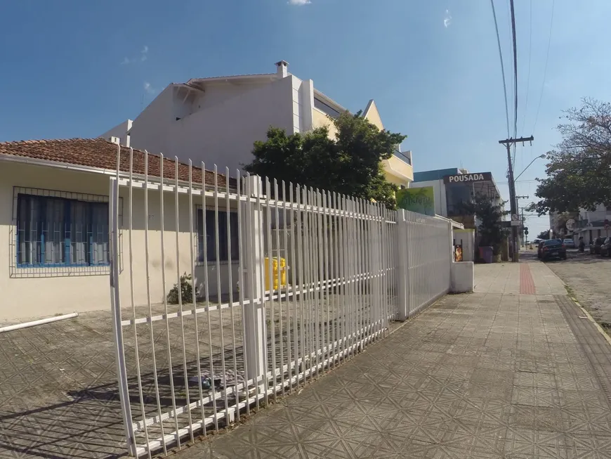 Foto 1 de Casa com 5 Quartos à venda, 260m² em Canasvieiras, Florianópolis