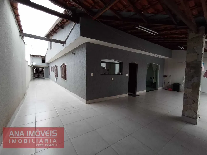Foto 1 de Casa com 4 Quartos à venda, 388m² em Jardim Mangalot, São Paulo