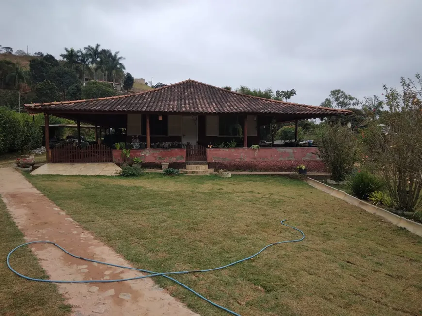 Foto 1 de Fazenda/Sítio com 3 Quartos à venda, 1530m² em Centro, Coronel Pacheco