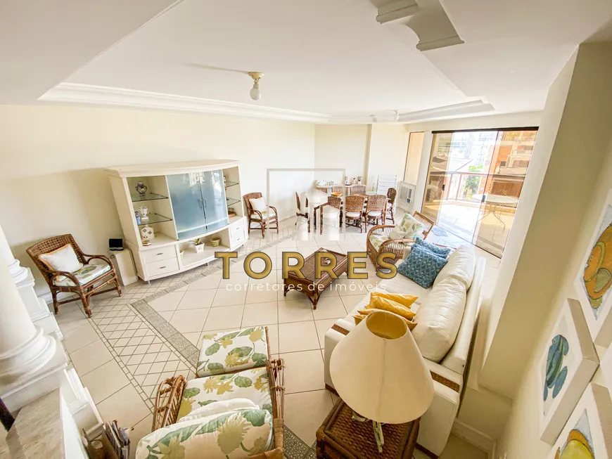 Foto 1 de Apartamento com 4 Quartos à venda, 180m² em Enseada, Guarujá