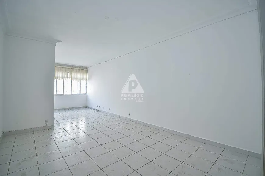 Foto 1 de Apartamento com 3 Quartos à venda, 161m² em Leme, Rio de Janeiro