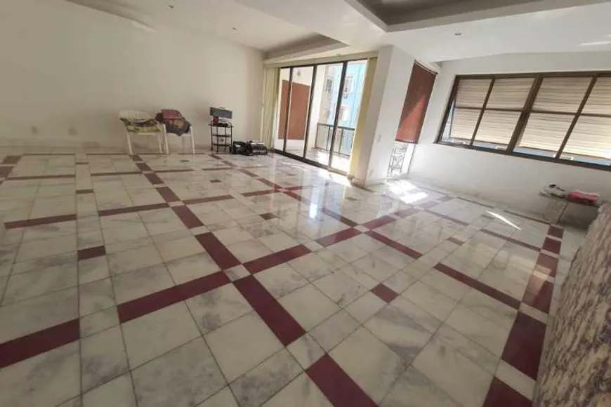 Foto 1 de Apartamento com 4 Quartos à venda, 182m² em Copacabana, Rio de Janeiro