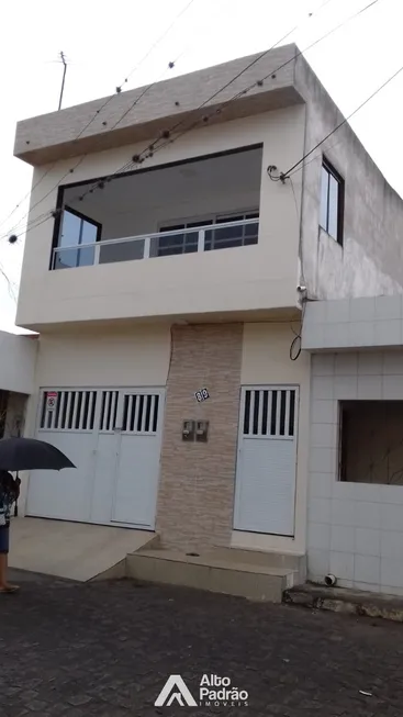 Foto 1 de Casa com 4 Quartos à venda, 100m² em Centro, Bezerros