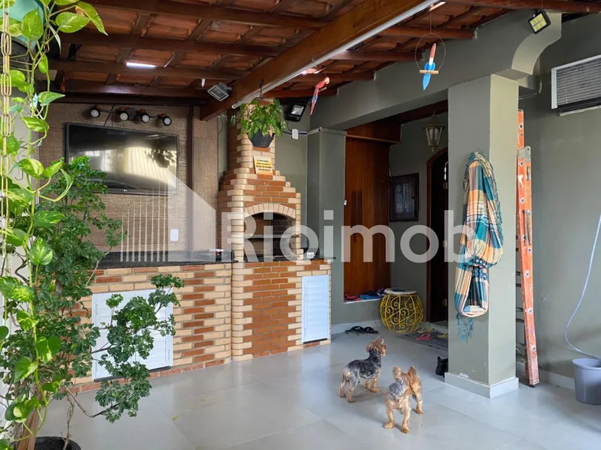 Foto 1 de Casa com 2 Quartos à venda, 100m² em Braz de Pina, Rio de Janeiro