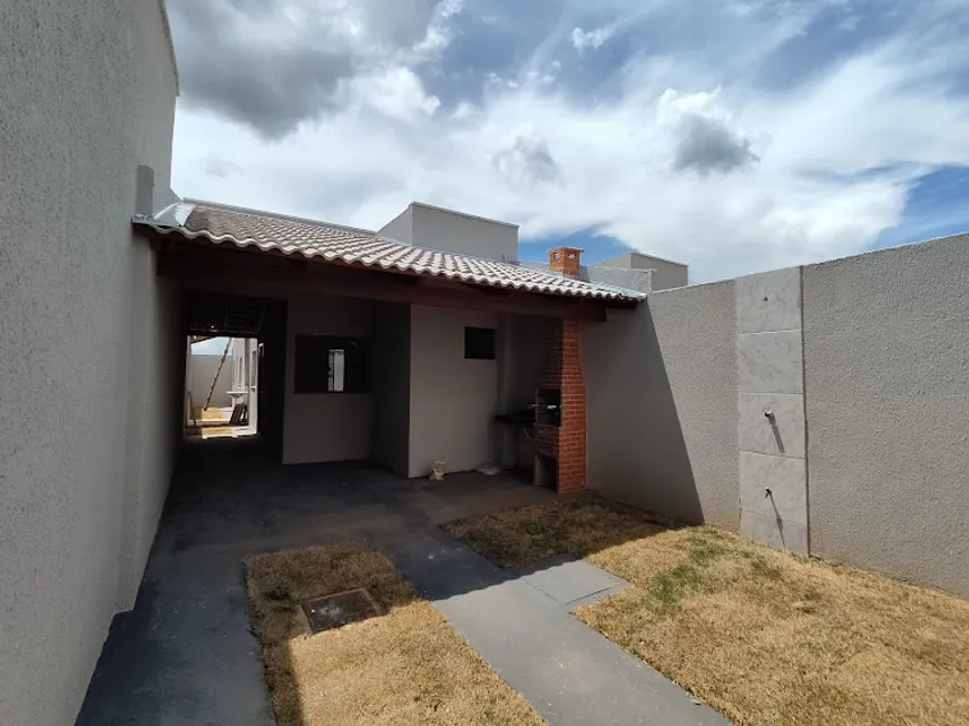 Foto 1 de Casa com 3 Quartos à venda, 84m² em Residencial Parque dos Buritis, Senador Canedo