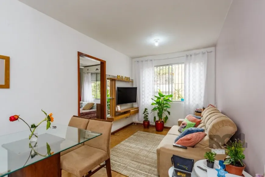 Foto 1 de Apartamento com 1 Quarto à venda, 42m² em Medianeira, Porto Alegre