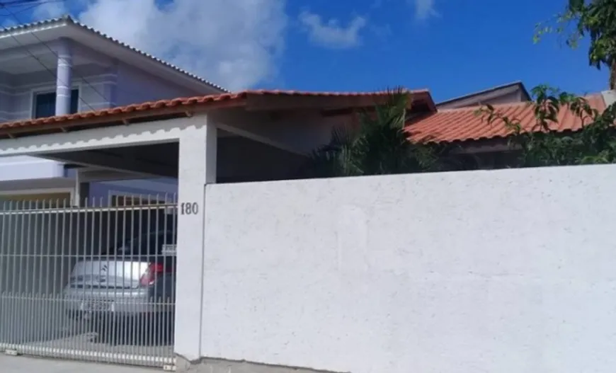 Foto 1 de Casa com 4 Quartos à venda, 300m² em Jardim Santa Maria, Embu das Artes