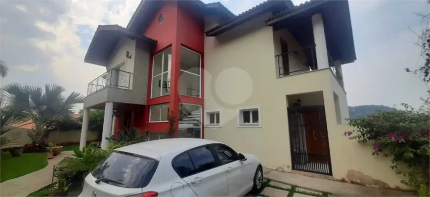 Foto 1 de Casa com 3 Quartos à venda, 390m² em Serra da Cantareira, Mairiporã