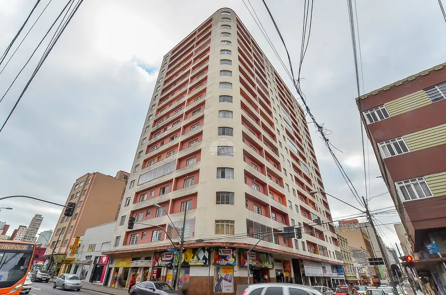 Foto 1 de Apartamento com 2 Quartos à venda, 57m² em Centro, Curitiba