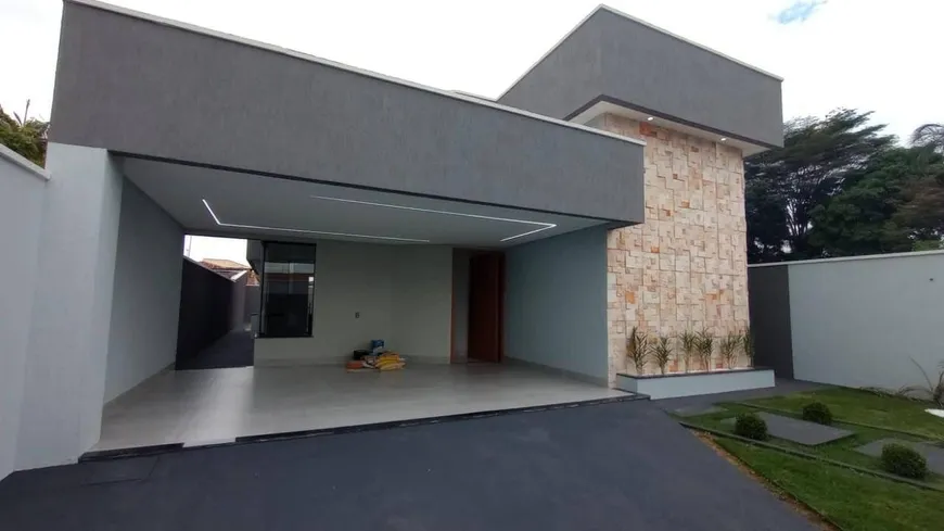 Foto 1 de Casa com 3 Quartos à venda, 178m² em Jardim Itaipu, Goiânia