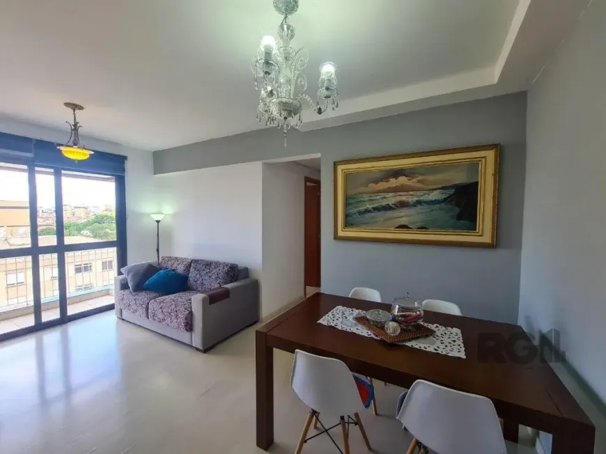 Foto 1 de Apartamento com 3 Quartos à venda, 80m² em Passo da Areia, Porto Alegre