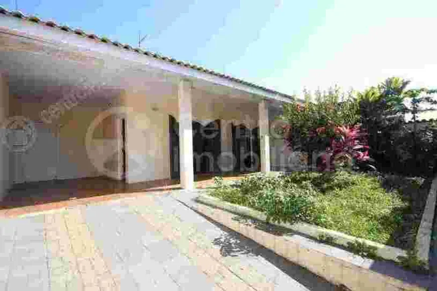 Foto 1 de Casa com 3 Quartos à venda, 130m² em Jardim Imperador, Peruíbe