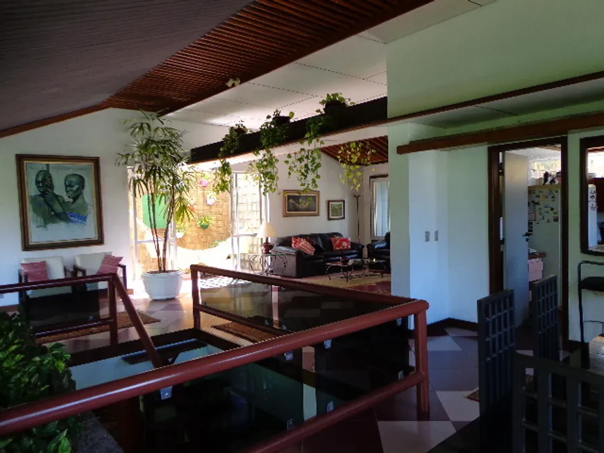 Foto 1 de Casa de Condomínio com 3 Quartos à venda, 389m² em Loteamento Quintas do Candeal, Salvador