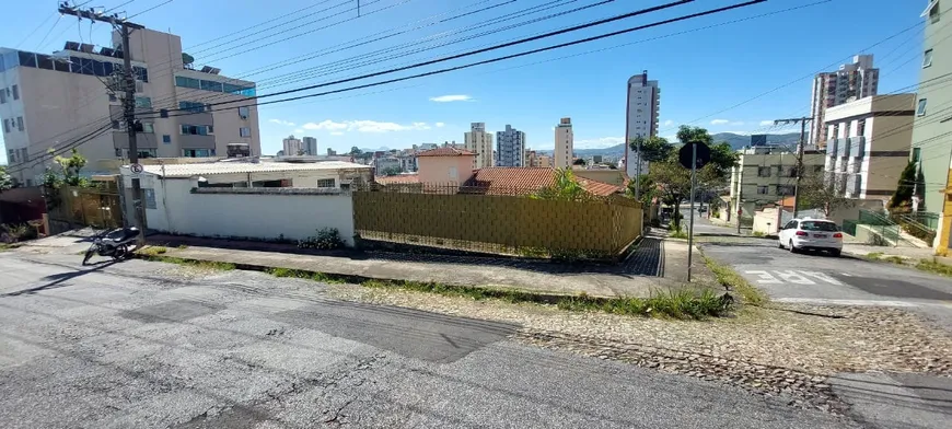 Foto 1 de Casa com 3 Quartos à venda, 322m² em Graça, Belo Horizonte