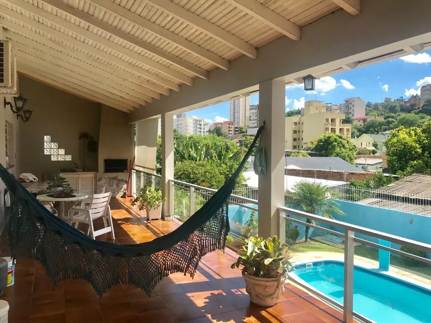 Foto 1 de Casa com 3 Quartos à venda, 231m² em Guarani, Novo Hamburgo