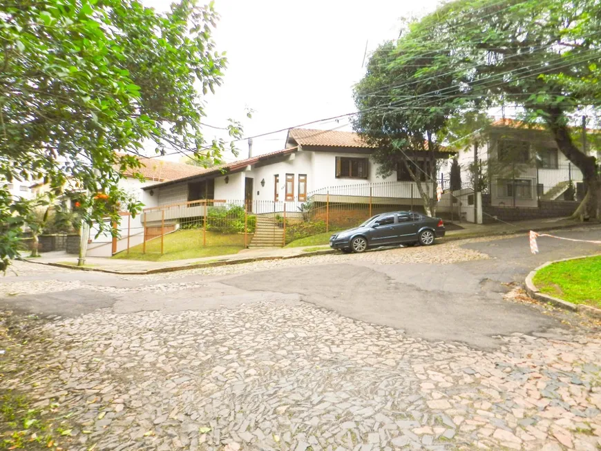 Foto 1 de Casa com 3 Quartos à venda, 190m² em Vila Ipiranga, Porto Alegre