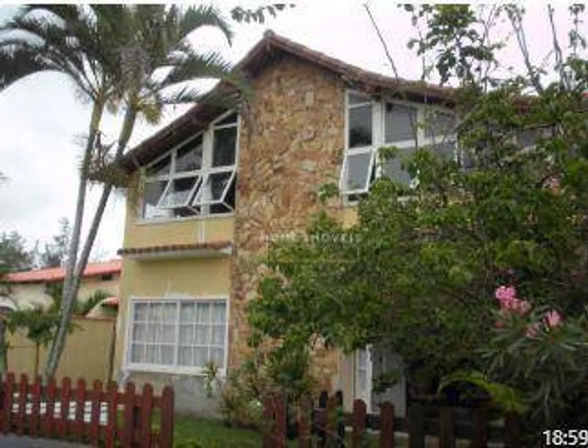 Foto 1 de Casa de Condomínio com 6 Quartos à venda, 180m² em Unamar, Cabo Frio