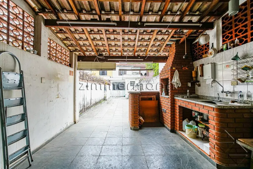 Foto 1 de Casa com 2 Quartos à venda, 138m² em Alto da Lapa, São Paulo