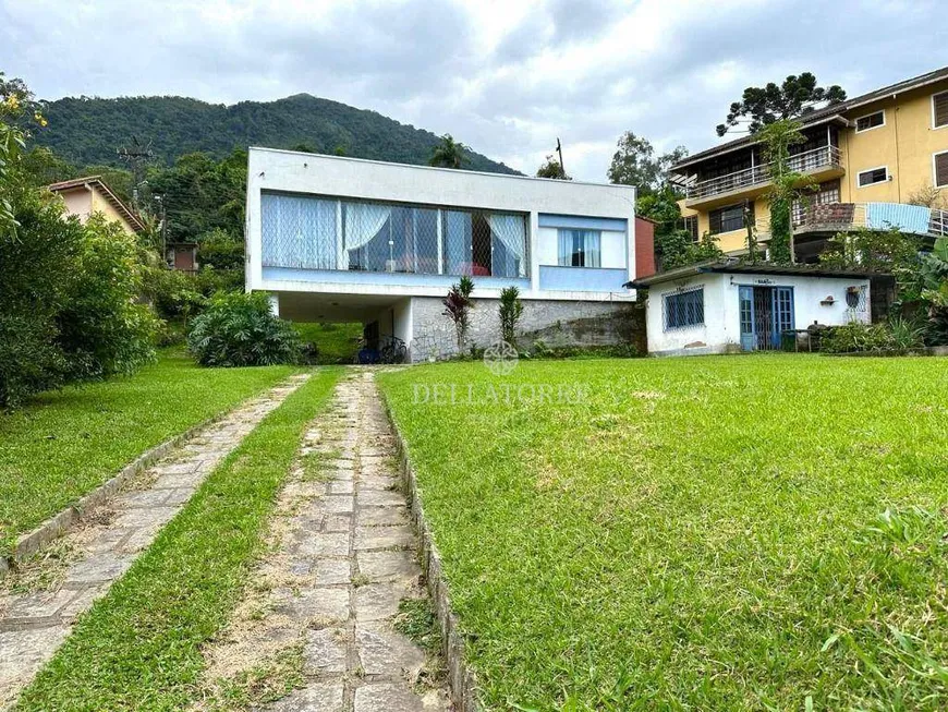 Foto 1 de Casa com 3 Quartos à venda, 161m² em Carlos Guinle, Teresópolis