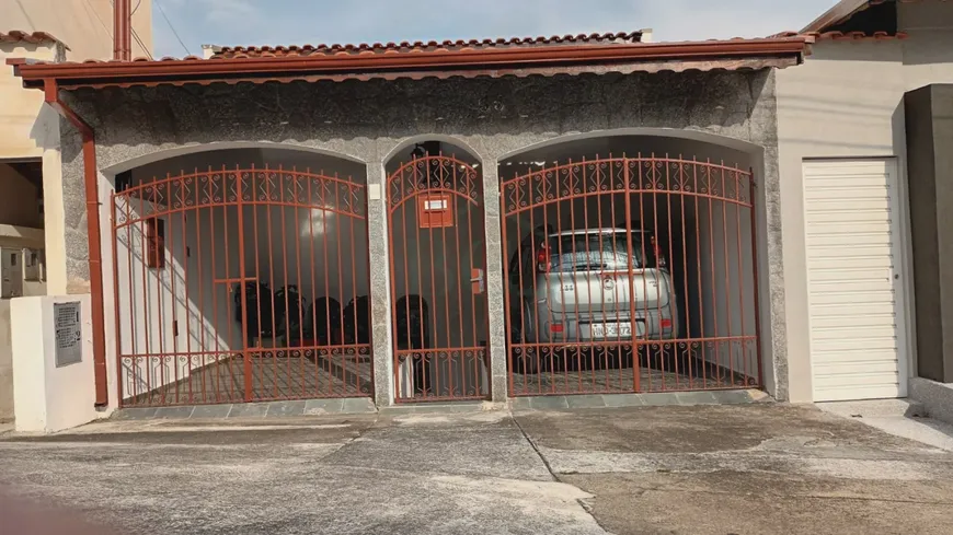 Foto 1 de Casa com 4 Quartos à venda, 237m² em Centro, Poços de Caldas