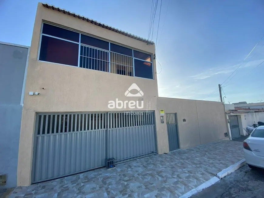Foto 1 de Casa com 5 Quartos à venda, 79m² em Candelária, Natal