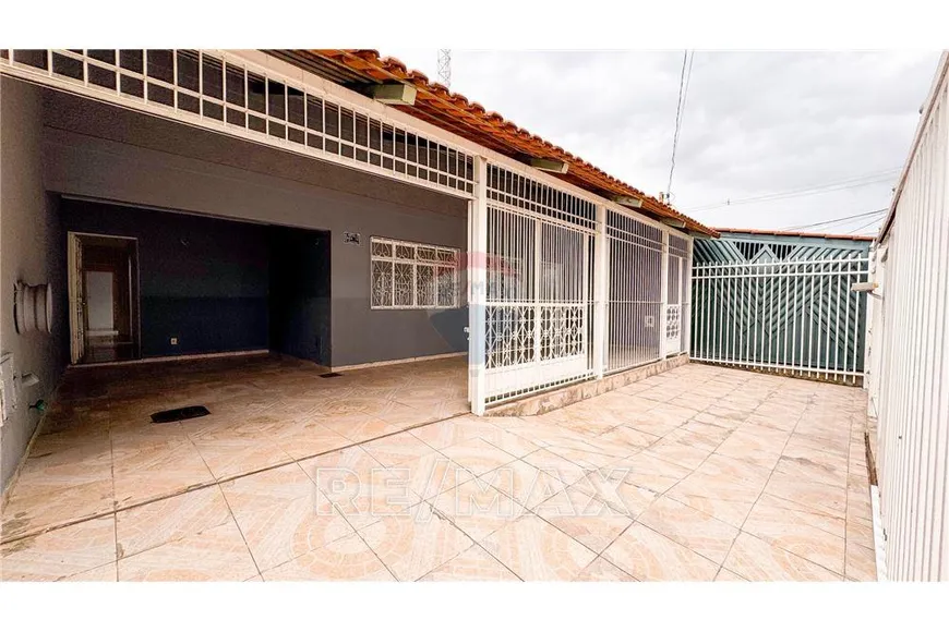 Foto 1 de Casa com 3 Quartos à venda, 165m² em Setor Central, Gama