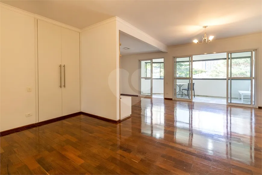 Foto 1 de Apartamento com 3 Quartos à venda, 139m² em Moema, São Paulo