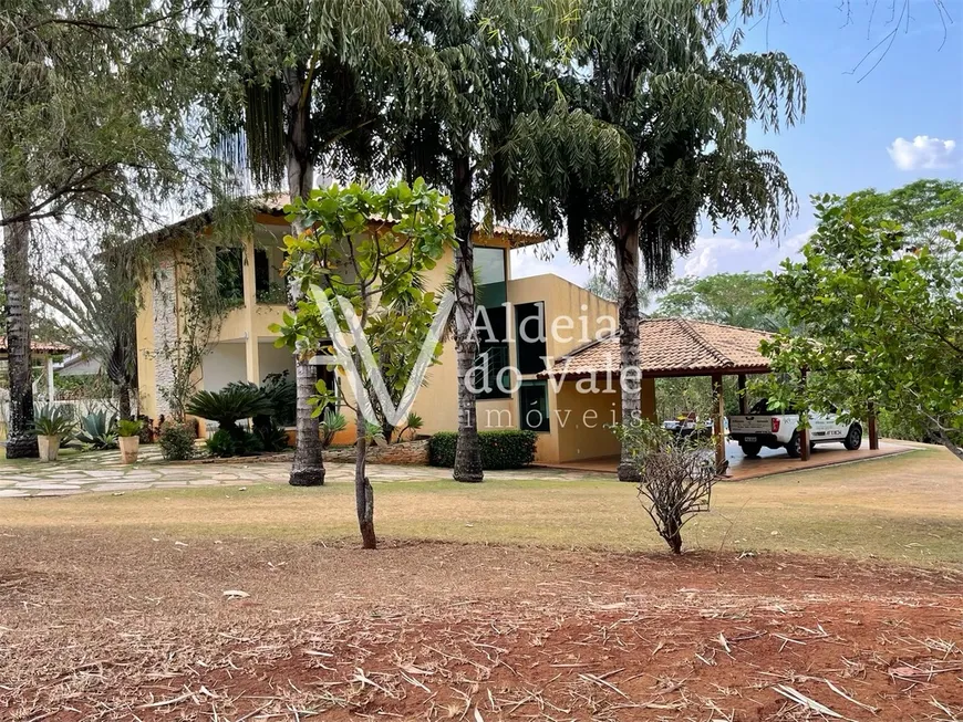 Foto 1 de Casa de Condomínio com 4 Quartos à venda, 400m² em Residencial Aldeia do Vale, Goiânia