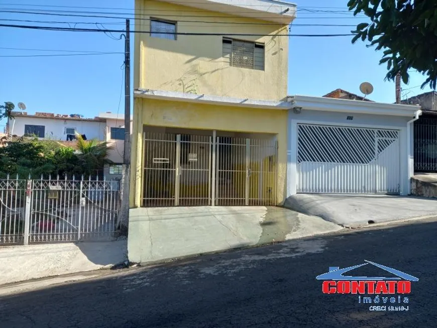 Foto 1 de Casa com 3 Quartos à venda, 129m² em Vila Santa Madre Cabrini, São Carlos
