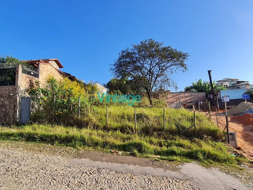 Foto 1 de Lote/Terreno à venda, 450m² em Colonial, Contagem