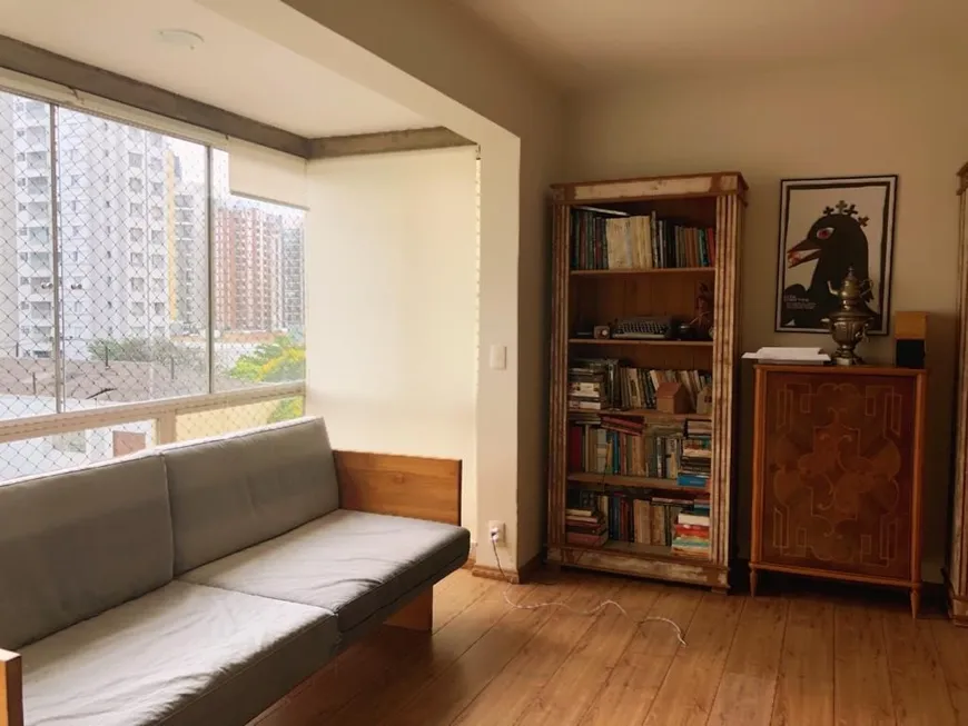 Foto 1 de Apartamento com 3 Quartos à venda, 100m² em Vila Olímpia, São Paulo