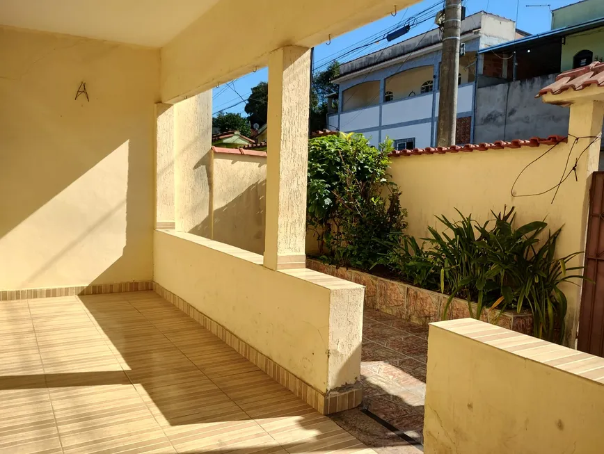 Foto 1 de Casa com 3 Quartos à venda, 136m² em Monjolos, São Gonçalo
