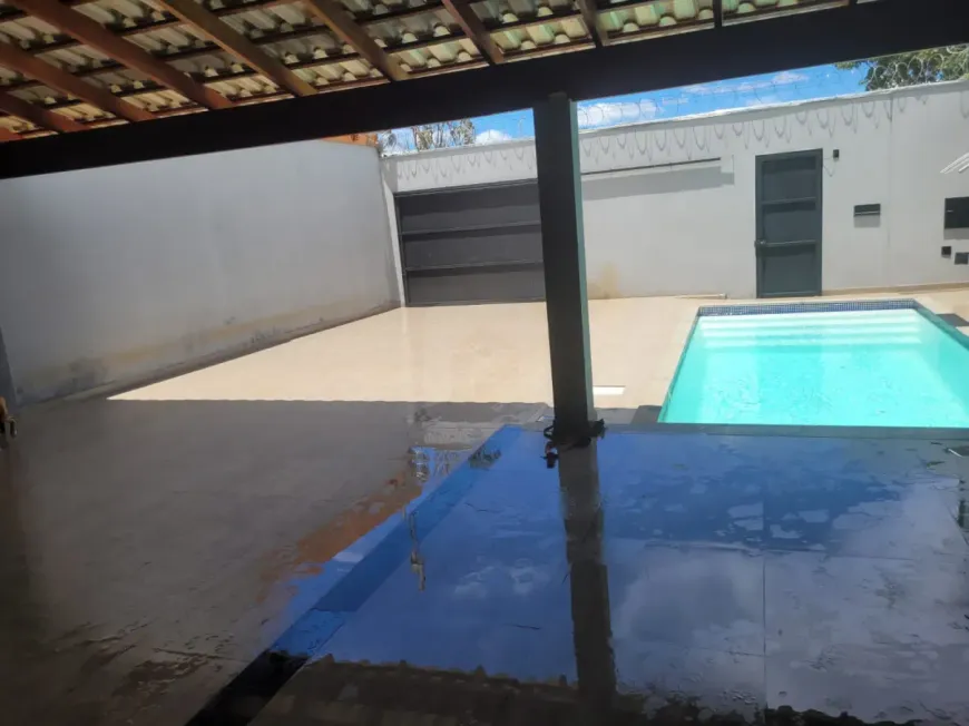 Foto 1 de Sobrado com 3 Quartos à venda, 260m² em Loteamento Portal do Vale II, Uberlândia