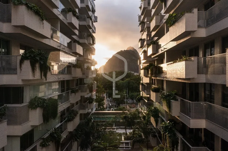 Foto 1 de Apartamento com 4 Quartos à venda, 180m² em Botafogo, Rio de Janeiro