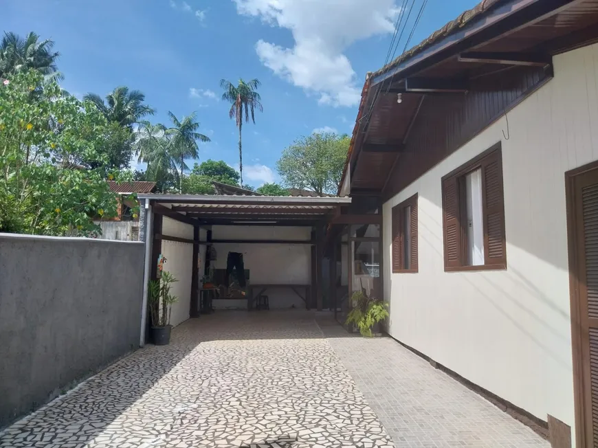 Foto 1 de Casa com 3 Quartos à venda, 140m² em Santo Antônio, Joinville